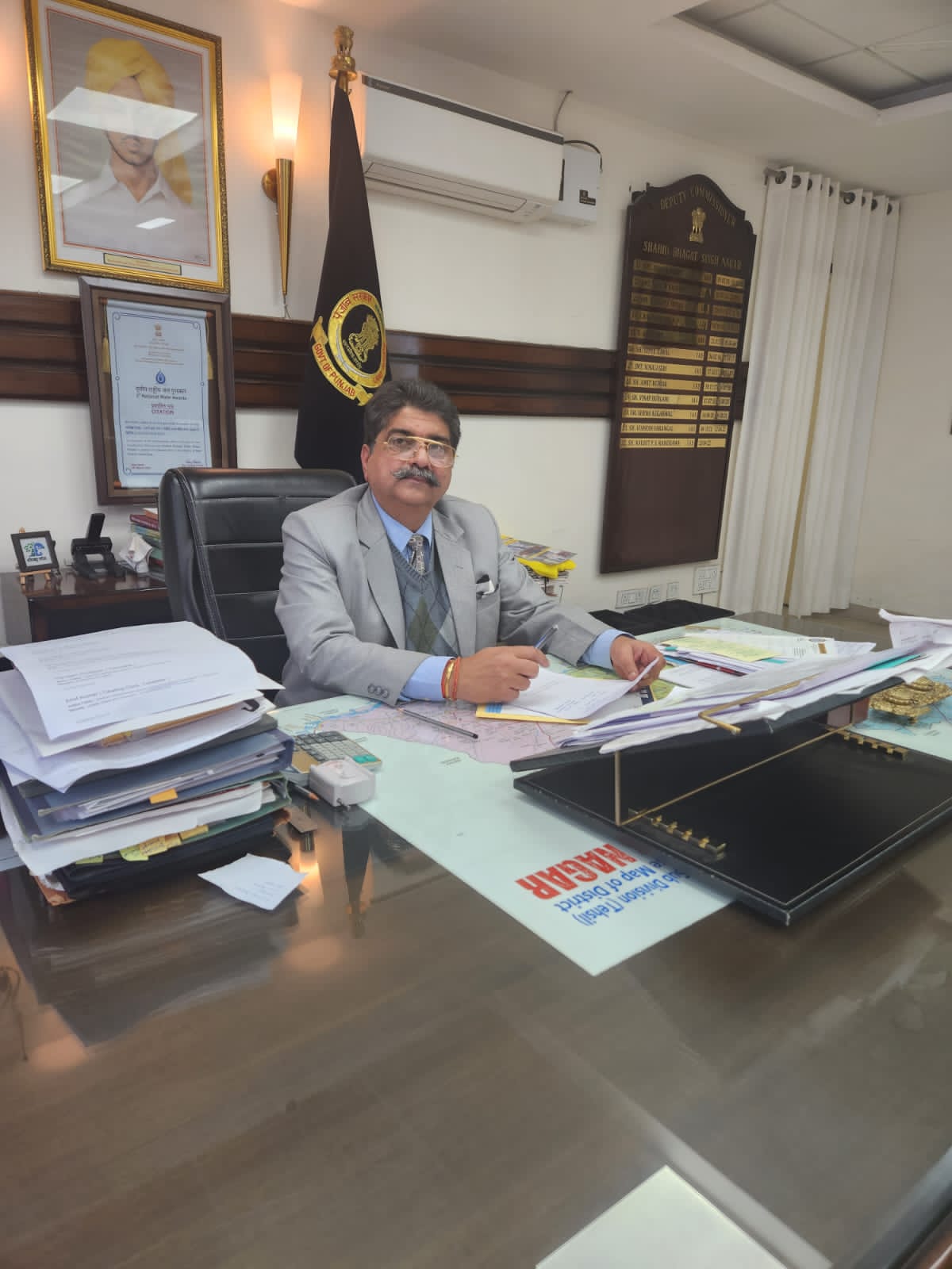 बिना अनुमति के सरकारी, निजी भवनों/राष्ट्रीय राजमार्गों/लिंक रोडों/पेड़ों पर विज्ञापन करना प्रतिबंधित रहेगा: जिलाधिकारी